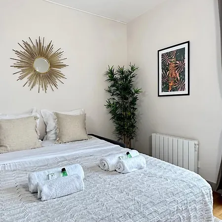 - Premium For 5 Lägenhet Paris