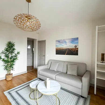 - Premium For 5 * Paris