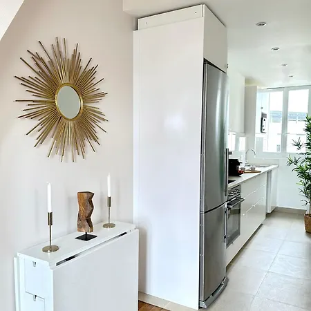 - Premium For 5 Paris