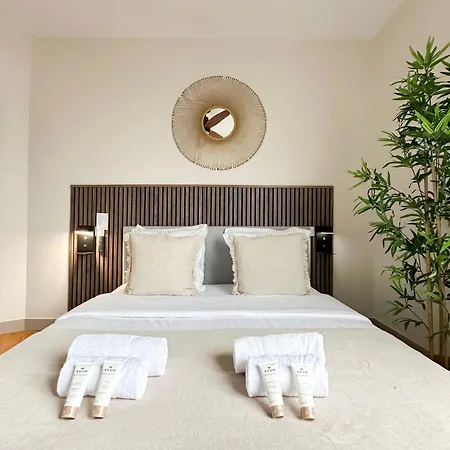 - Premium For 5 Appartement Paris